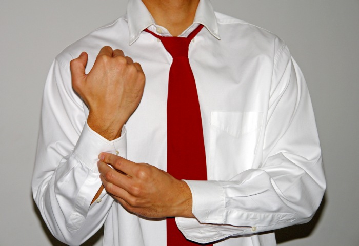 Особенности стирки белой рубашки